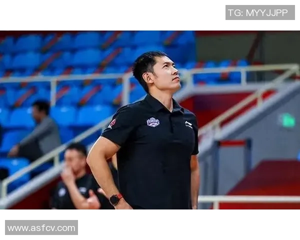 张庆鹏:从篮球场上的拼搏者到人生舞台的奋斗者的精彩转变与成长历程 张庆鹏:从篮球场上的拼搏者到人生舞台的奋斗者的精彩转变与成长历程