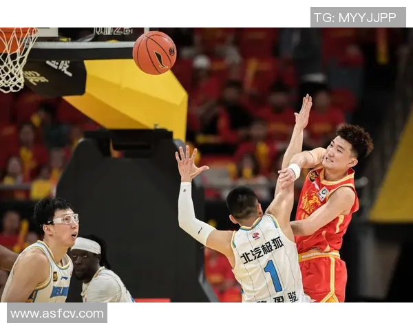 2016年CBA季后赛广东队与广厦队的精彩对决回顾与分析