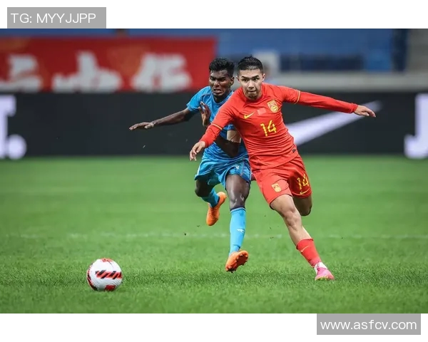东京绿茵与扎幌岗的激烈对决展现足球魅力与团队精神的碰撞